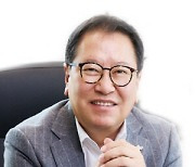 "40년 전 선배에게 받은 도움, 후배들에게 갚아야죠"