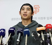 "금액 듣는 순간 다리 풀려"...이정후, 1477억원 계약서 들고 금의환향