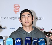 [Ms포토] 이정후 '메이저리거의 소감'