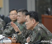 군사대비태세 점검하는 김명수 합참의장