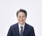 "전쟁 중 장수 안 바꿔"… 진옥동, 임기만료 CEO 9명 모두 연임