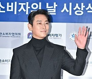 주지훈,'시크한 미소와 함께' [사진]