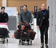 '바람의 손자' 이정후, 빅리거로 변신해 귀국…인천공항 북새통(종합)