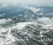 CHINA-HUNAN-HUAIHUA-COLD WAVE-POWER TRANSMISSION LINES-MAINTENANCE (CN)