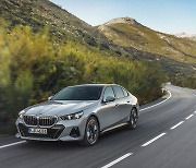 BMW i5, 기아 EV9, 벤츠 C300... 올해 가장 안전한 자동차