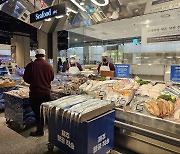 신세계백화점, 당일 짠 우유·제주 직송 은갈치 … 맛의 신세계 열렸네