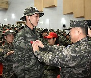 국가대표 선수들, 해병대 훈련 마무리…양궁 김우진 등 우수교육생