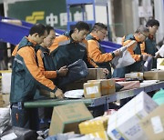 세계 최대 플라스틱 쓰레기 배출국 中, 택배 포장 규제 나서