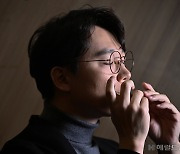 “그게 뭐라고 전공까지 해?” 하모니카로 세계를 제패한 이 사람 [인터뷰]