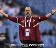 손흥민 옛 스승, EPL 복귀 협상 중