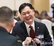 주한 외교사절 초청 감사오찬 참석한 이희완 차관