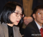 모두발언하는 정경실 보건복지부 보건의료정책관