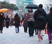 전국 흐리다가 차차 맑아져…곳곳 눈 소식