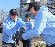 해군 1함대 주임원사ㆍ상사, 연탄 2천700장 나눔 봉사