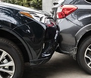 경미한 車충돌사고 실험···"차량 내 카시트·골프채 손상 거의 없어"