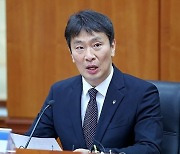 이복현 "은행권 상생금융 환영…조속히 성과 내야"