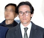 조현범 회장 “형제간 대화로 오해 풀어야”