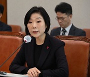 "외교부 35년 근무에도 정보력 부족...중기부 이끌겠나" 전문성 시험대 오른 오영주 장관 후보