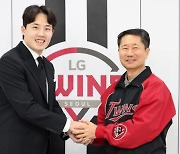 역시 일편단심 ‘엘린이’…임찬규, LG 잔류