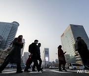 기업들, 근로자 1명당 月600만원 썼다…대·중소 격차 더 커져