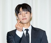 인피니트 엘, 고양이 보호소에 2천만원 기부...얼굴도 마음도 '퍼펙트'