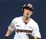 KBO 최초 200안타 주인공, 키움과 재결합은 언제 이뤄지나…“아직 연락은 없다”