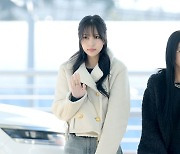 [Ms포토] 트와이스 미나 '추위 녹이는 인사'