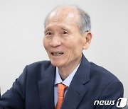 박재규 전 통일부 장관 "김정은, 내년 트럼프 귀환하면 제일 먼저 축하할 것"