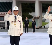 '제복의 영웅들' 사업 종료… 6·25참전용사 3만6000명에 새 제복