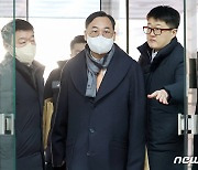 영장심사 출석하는 곽정기 변호사