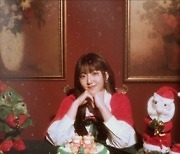 경서, 산타로 변신했다…크리스마스 맞아 'Christmas Time' 깜짝 발표한다