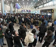 '운항 중단 제주공항 대혼잡'