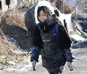 김소연 '연탄 배달 봉사하러 왔어요'