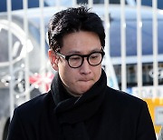 다시 경찰 출석한 이선균, '여실장이 준 게 마약인 줄 몰랐나' 묻자