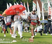 [포토] 황유민 '작은 브이를 그리며'