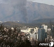 공장 화재로 검은 연기 치솟는 하남