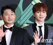 [포토] 이천수-강다니엘 '극과극 비주얼'