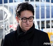 '마약 투약 혐의 3차 소환' 이선균 "심려 끼쳐 진심으로 사과"