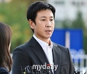 이선균 협박해 3억5천만원 뜯은 공범 잡았다…경찰, 구속영장 신청 [MD이슈]