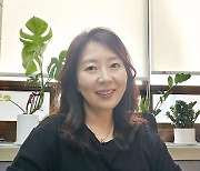 '법무부 장관 통역사' 사표 내고…레드오션 뛰어든 50대 女 [방준식의 N잡 시대]