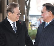 [단독] 정세균·김부겸 회동 “국힘, 한동훈으로 혁신… 민주당도 통합 노력해야”