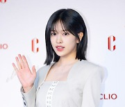 아이브 안유진, 확신의 예능캐, 확신의 MC돌..2년 연속 연말 무대 출격