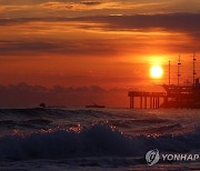 붉은 해 솟아오르는 정동진