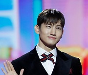 최강창민, 근사한 인사