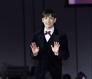 [포토] 동방신기 최강창민, 설레는 손인사