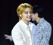 [포토] 스트레이 키즈 아이엔, '귀여운 미소로 등장' (2023 SBS 가요대전)