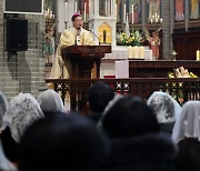 "온누리에 성탄 기쁨 가득"…전국 교회·성당 성탄절 미사·예배(종합)