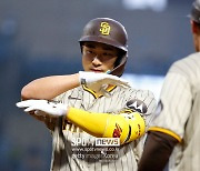 말 그대로 ‘어썸’ 김하성, MLB.com 2023년 깜짝 스타 선정… 이제 1억 달러가 보인다