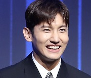 [포토]밝게 웃는 동방신기 최강창민