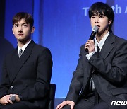 20주년 앨범으로 돌아온 동방신기